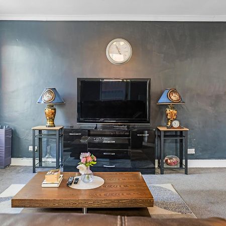 Rochdale 3 Bedroom House 2 Bath With Free Parking Sleeps 7 Екстер'єр фото