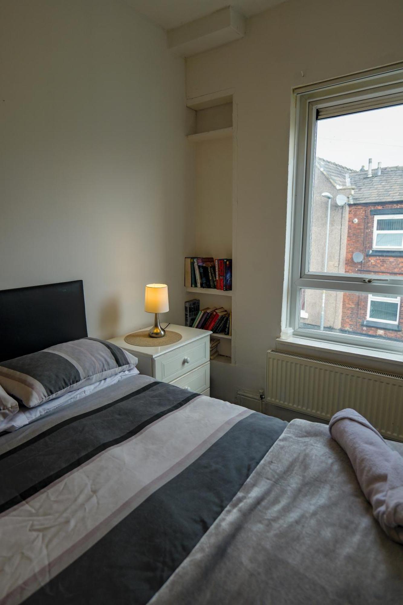 Rochdale 3 Bedroom House 2 Bath With Free Parking Sleeps 7 Екстер'єр фото