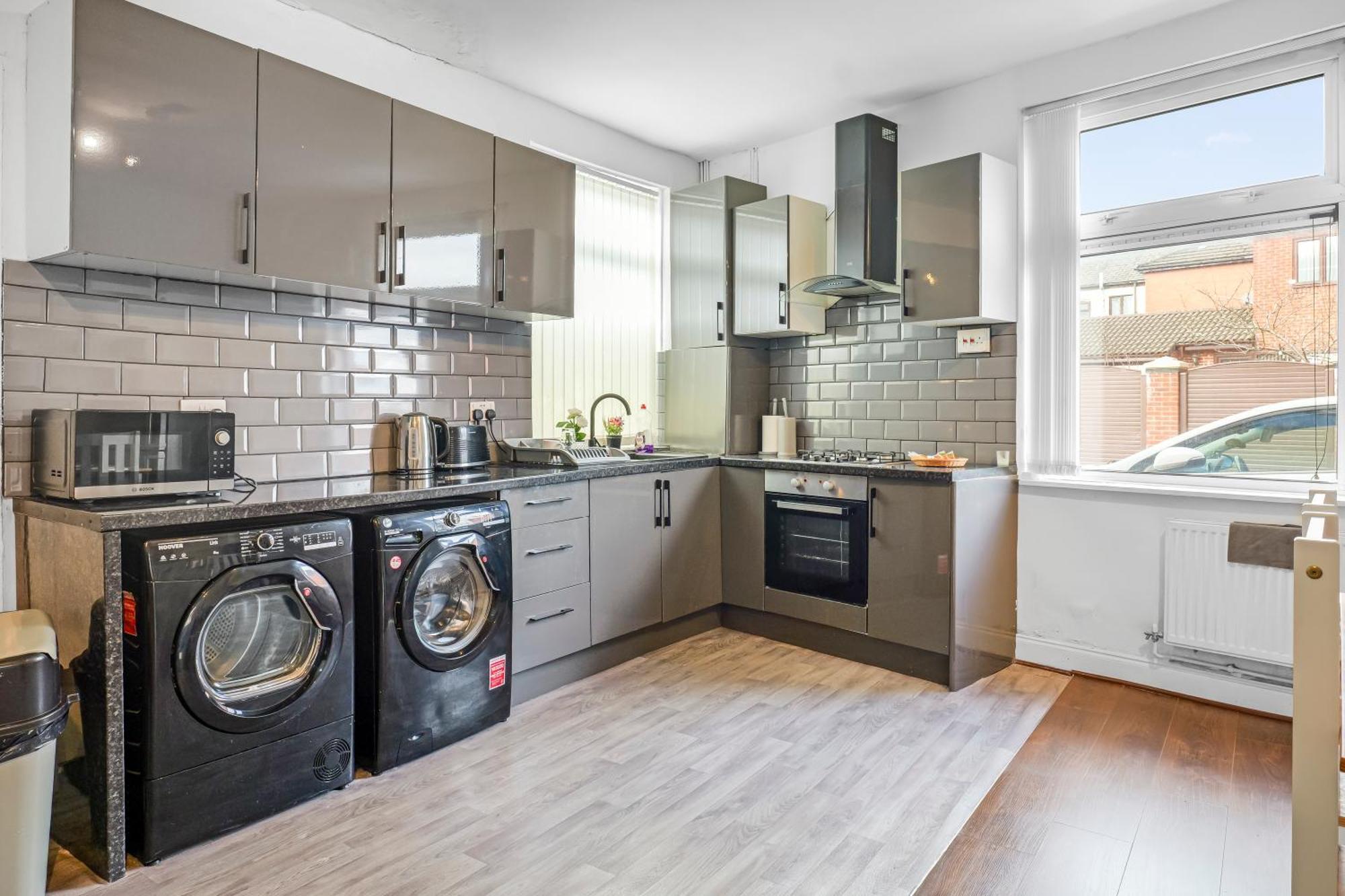 Rochdale 3 Bedroom House 2 Bath With Free Parking Sleeps 7 Екстер'єр фото
