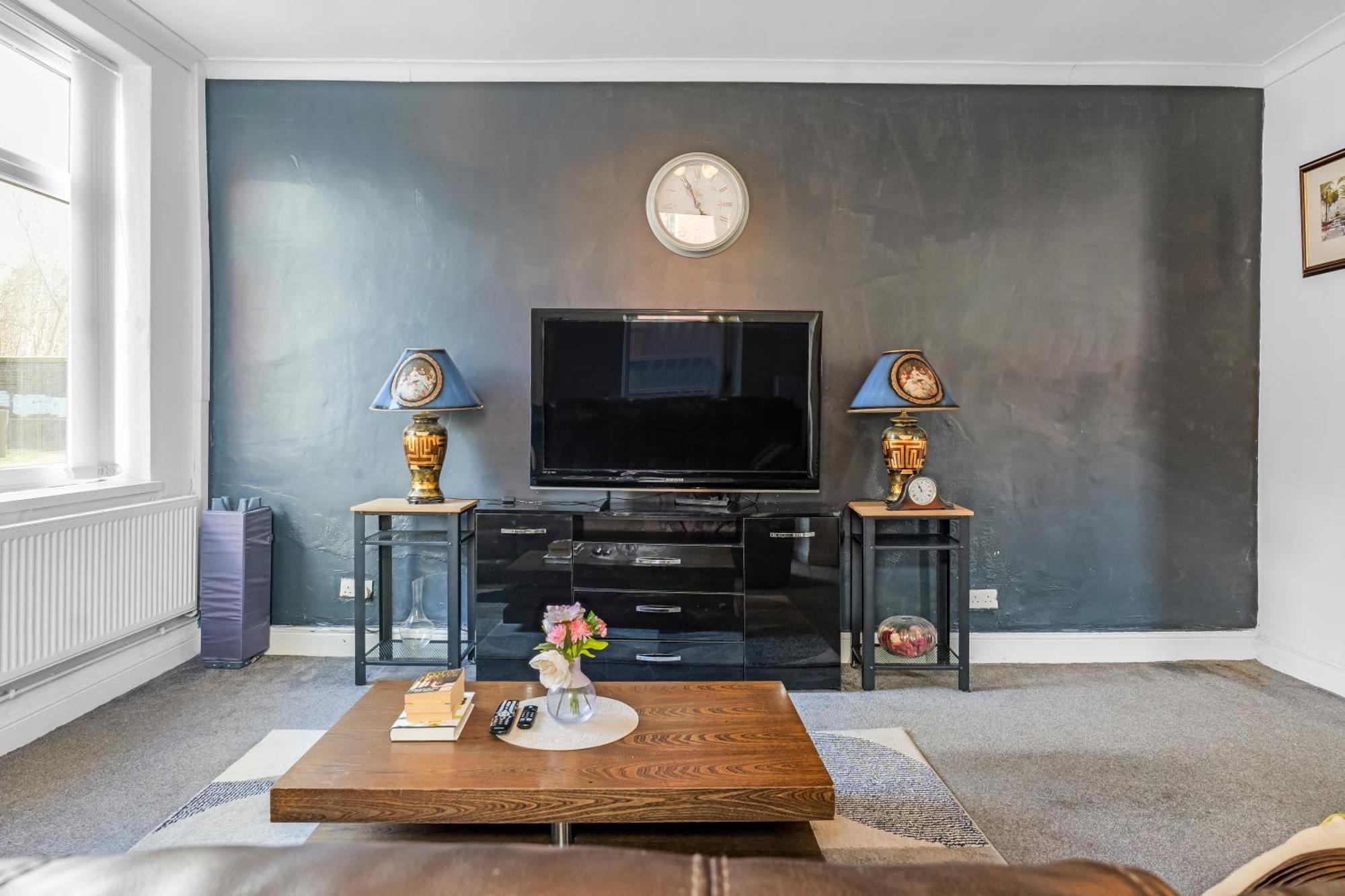 Rochdale 3 Bedroom House 2 Bath With Free Parking Sleeps 7 Екстер'єр фото