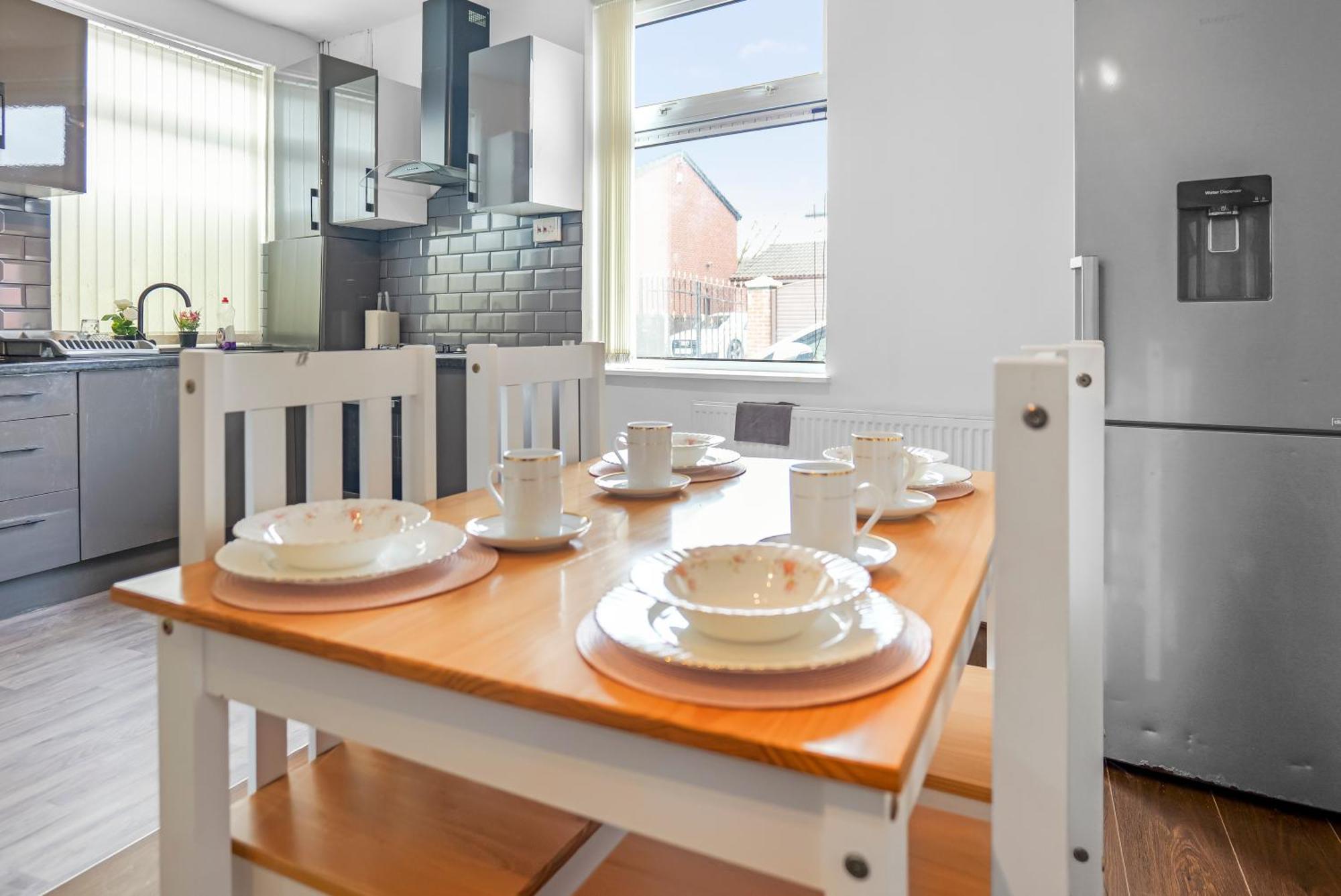 Rochdale 3 Bedroom House 2 Bath With Free Parking Sleeps 7 Екстер'єр фото