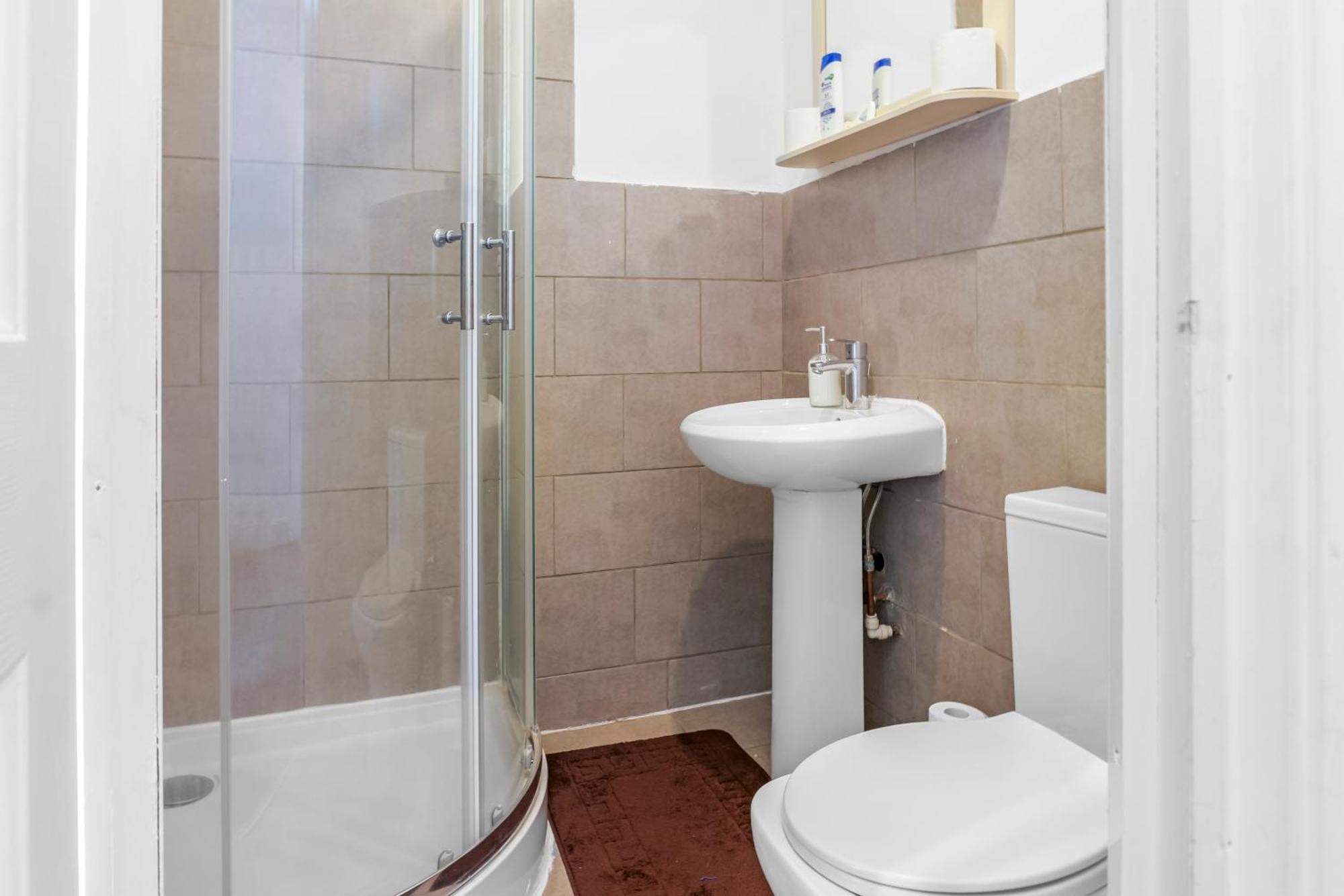 Rochdale 3 Bedroom House 2 Bath With Free Parking Sleeps 7 Екстер'єр фото